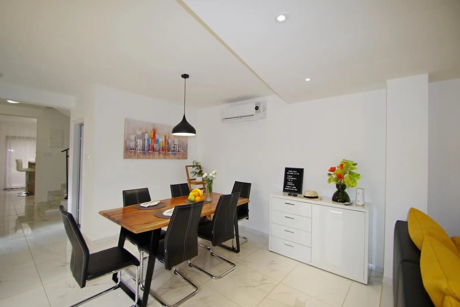 3 Holiday Apartments With Shared Pool, Peaceful Location Pula