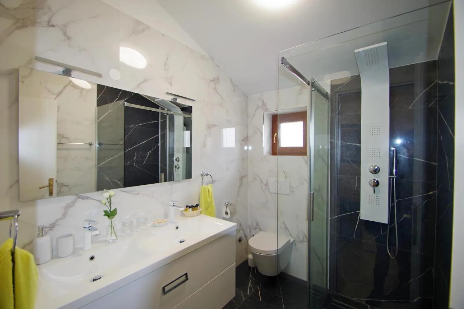3 Holiday Apartments With Shared Pool, Peaceful Location Pula