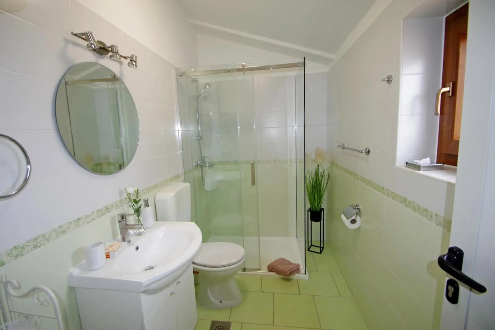 3 Holiday Apartments With Shared Pool, Peaceful Location Pula