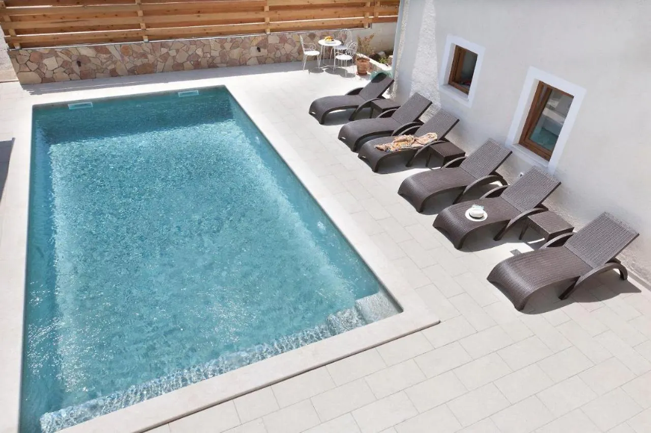 3 Holiday Apartments With Shared Pool, Peaceful Location Pula 0*,  Croatia