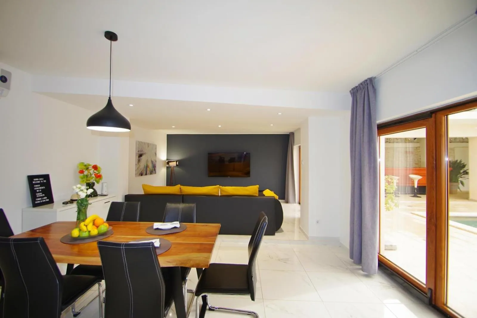 3 Holiday Apartments With Shared Pool, Peaceful Location Pula Croatia
