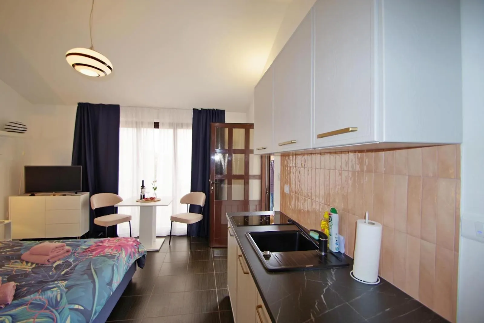3 Holiday Apartments With Shared Pool, Peaceful Location Pula Croatia