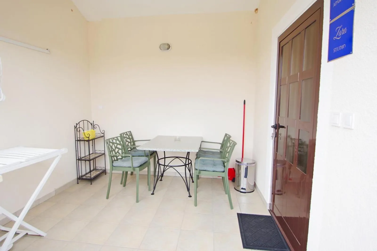 3 Holiday Apartments With Shared Pool, Peaceful Location Pula Croatia